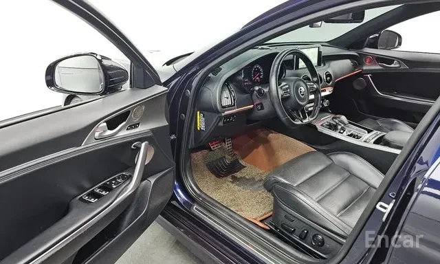 Kia Stinger Подгрев-Обдухване-Панорама-Подгр.волан, снимка 8 - Автомобили и джипове - 56736612