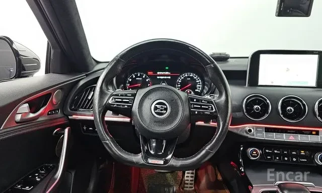 Kia Stinger Подгрев-Обдухване-Панорама-Подгр.волан, снимка 9 - Автомобили и джипове - 56736612