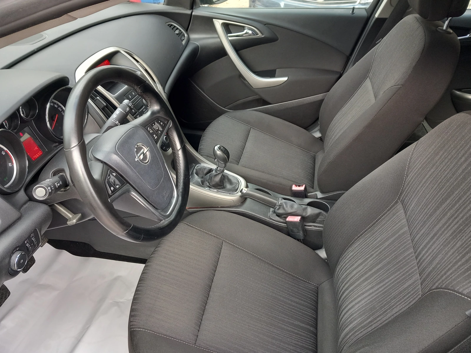 Opel Astra 1.7CDTI клима 110кс - изображение 10