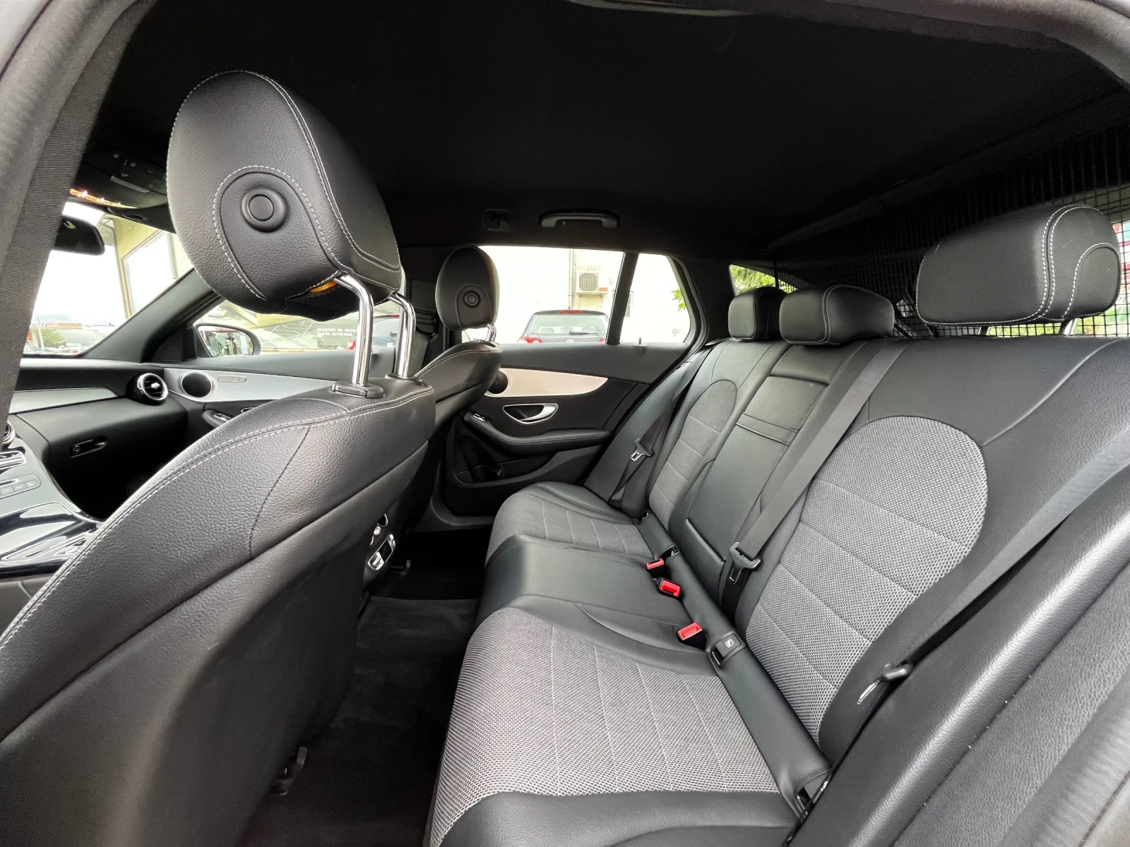 Mercedes-Benz C 220 d 4matic/AVANTGARDE/Сервизна ист./NAVI/FULL LED/7G - изображение 9