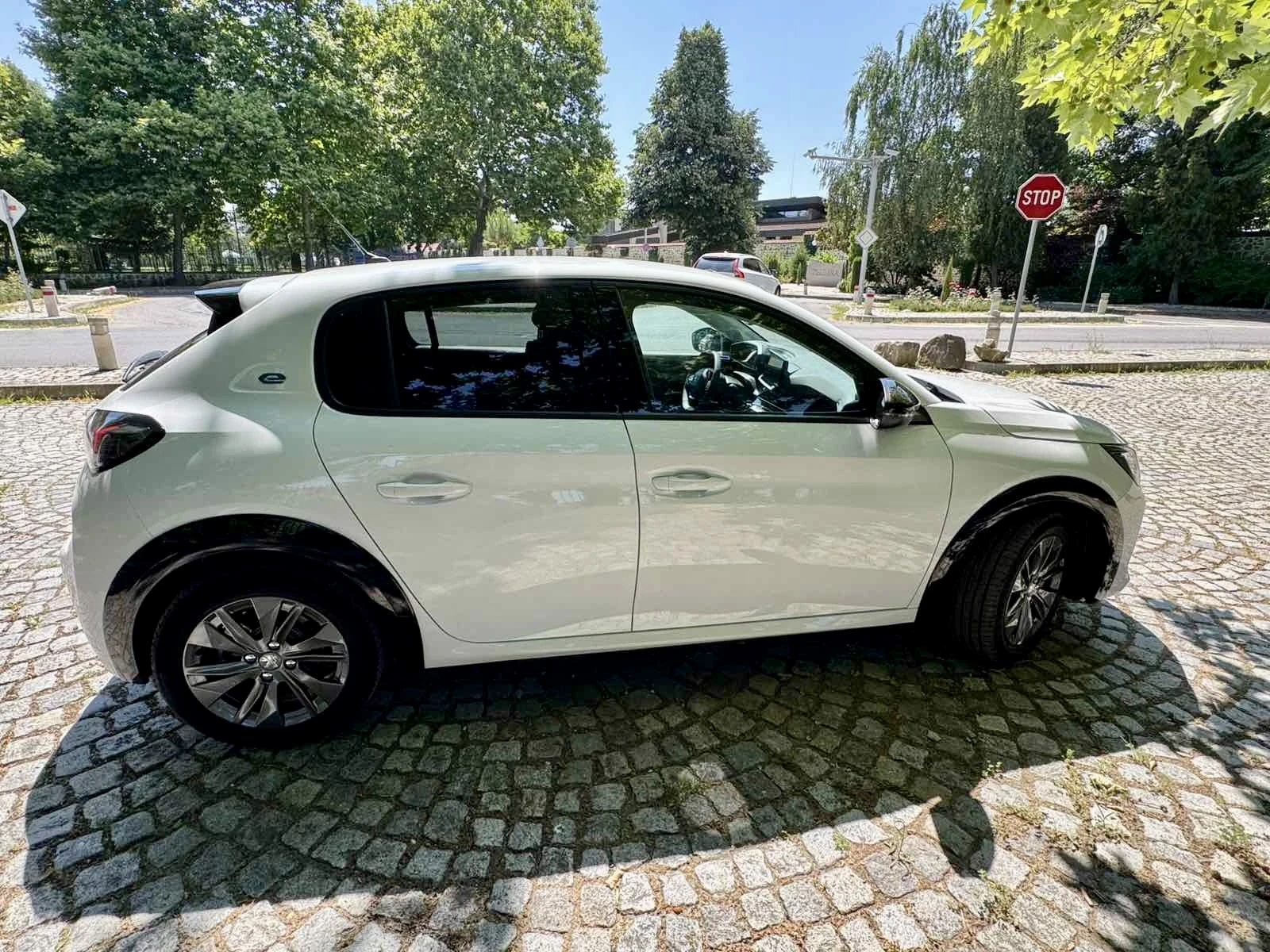 Peugeot 208 Е-ACTIVE/DIGITAL/LED/360 CAM/50kWh - изображение 7