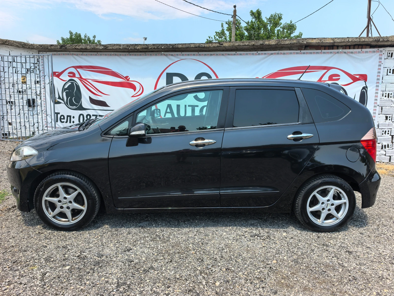 Honda Fr-v 1.8i Facelift - изображение 2