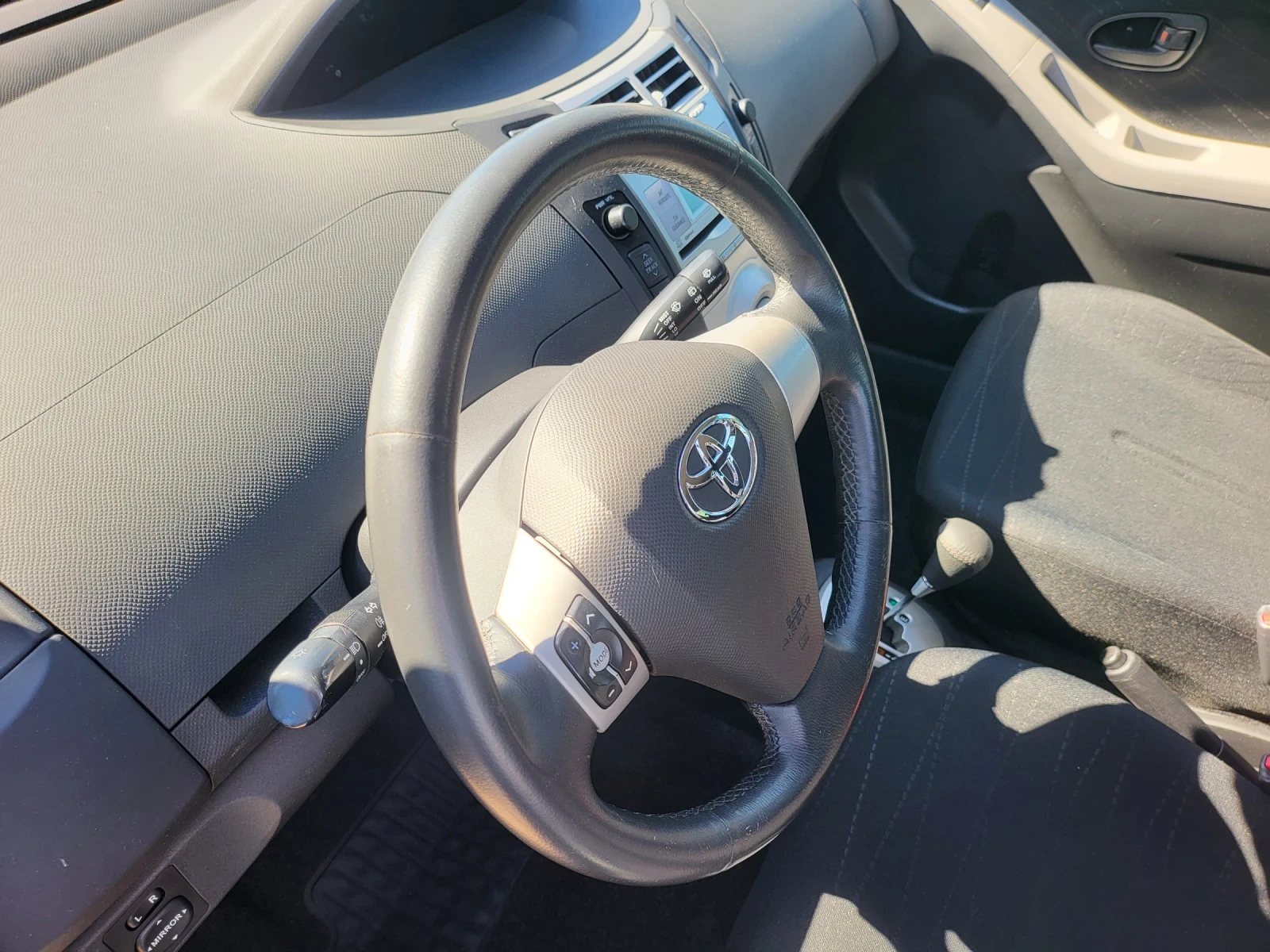 Toyota Yaris 91x.km 1.3vvt-i Sol Luna - КАТО НОВА! - изображение 6