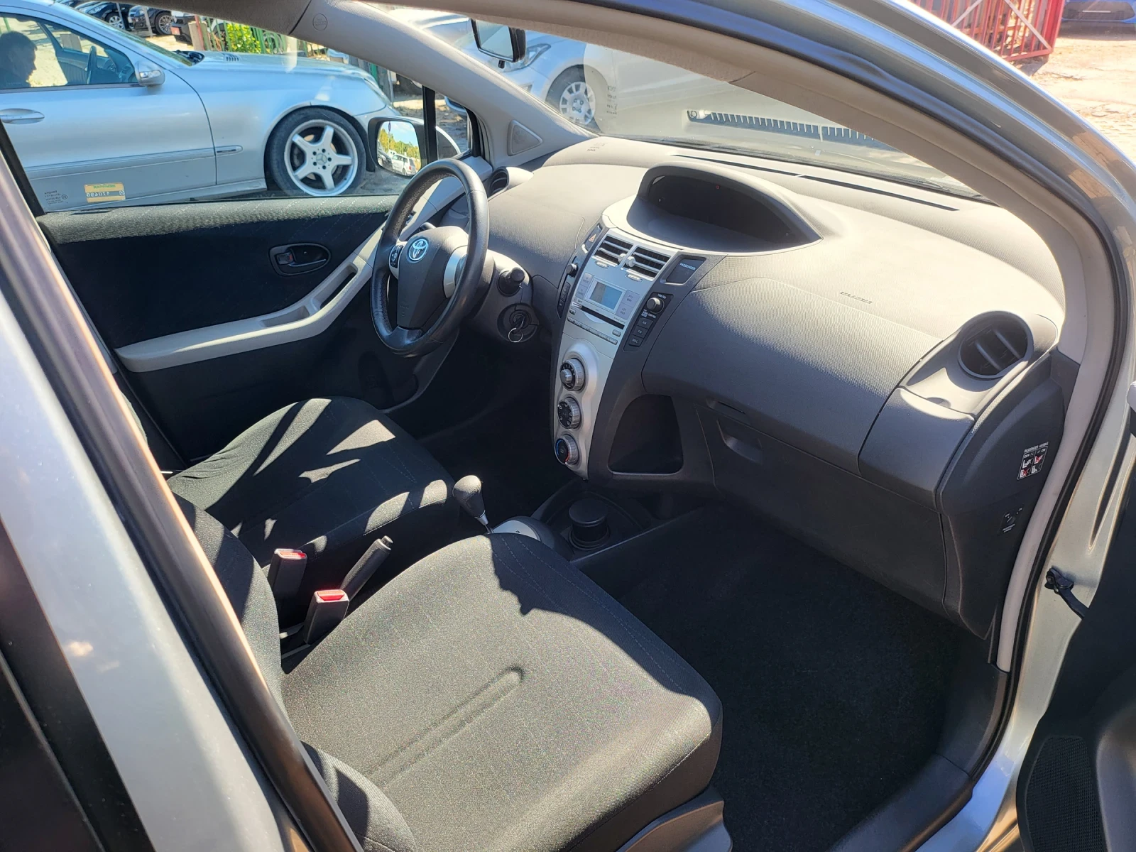 Toyota Yaris 91x.km 1.3vvt-i Sol Luna - КАТО НОВА! - изображение 10