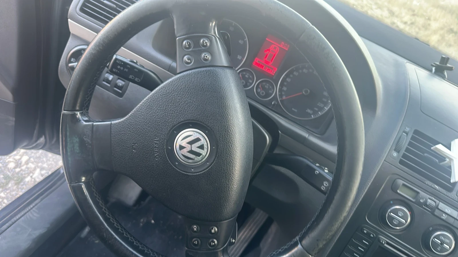 VW Touran  - изображение 4