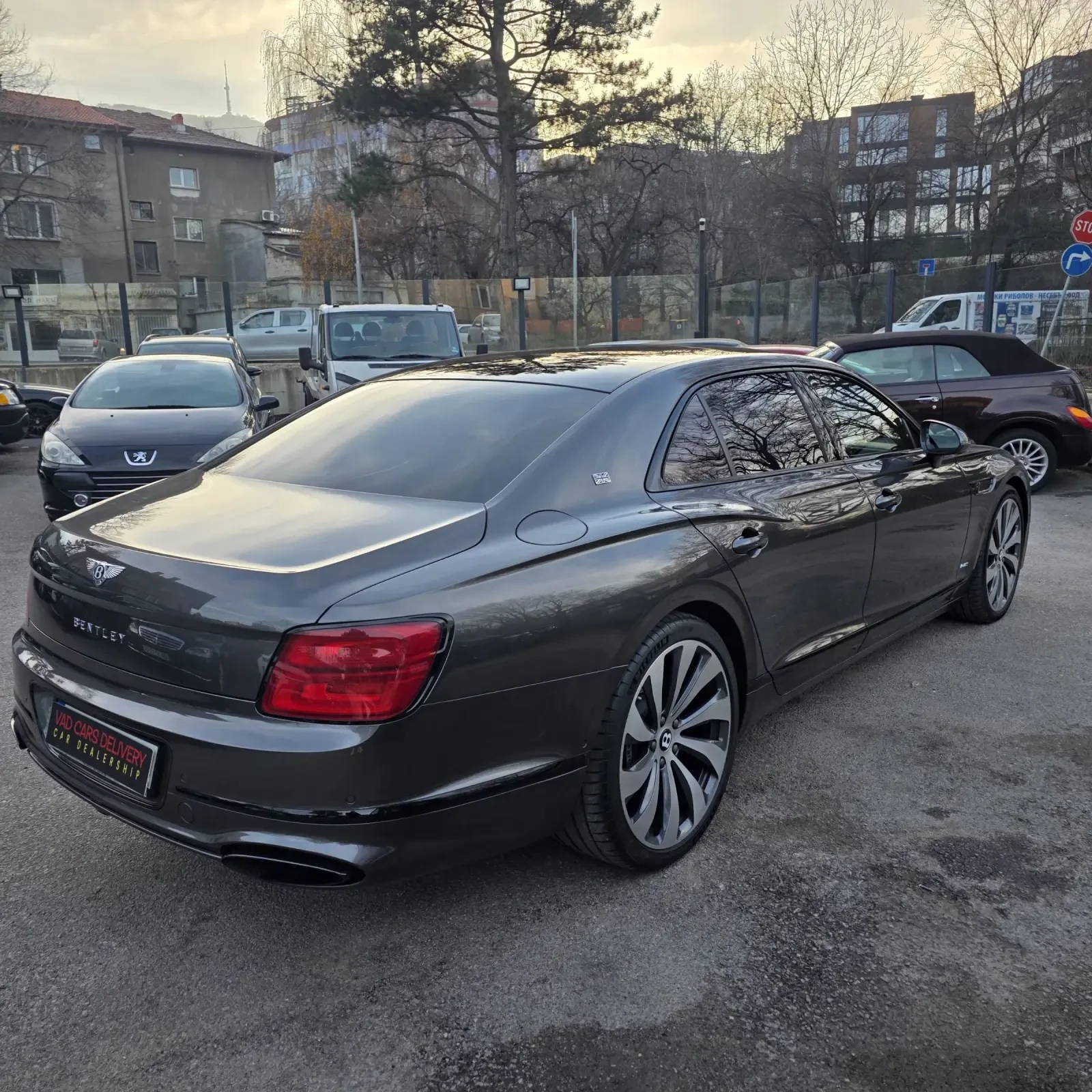 Bentley Flying Spur W12/First Edition/Naim/HUD/Massage/Pano - изображение 8