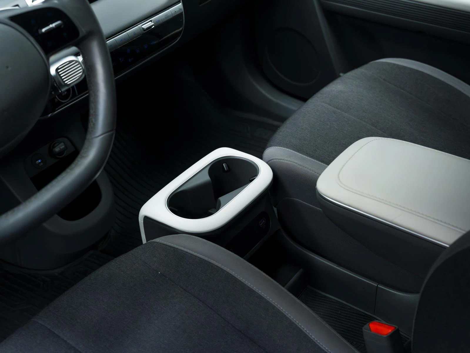 Hyundai Ioniq 5 CAMERA* ПОДГРЕВ* PIXEL LED* , снимка 12 - Автомобили и джипове - 53716978