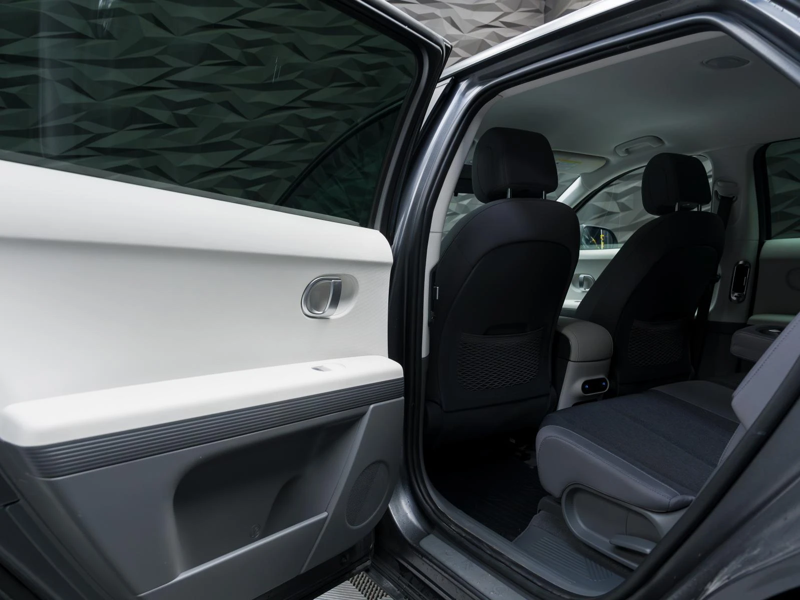 Hyundai Ioniq 5 CAMERA* ПОДГРЕВ* PIXEL LED* , снимка 11 - Автомобили и джипове - 53716978