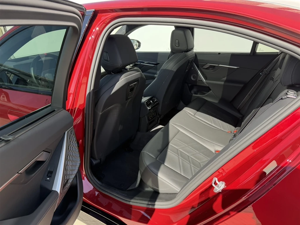 BMW i5 M60 xDrive, снимка 10 - Автомобили и джипове - 53828518