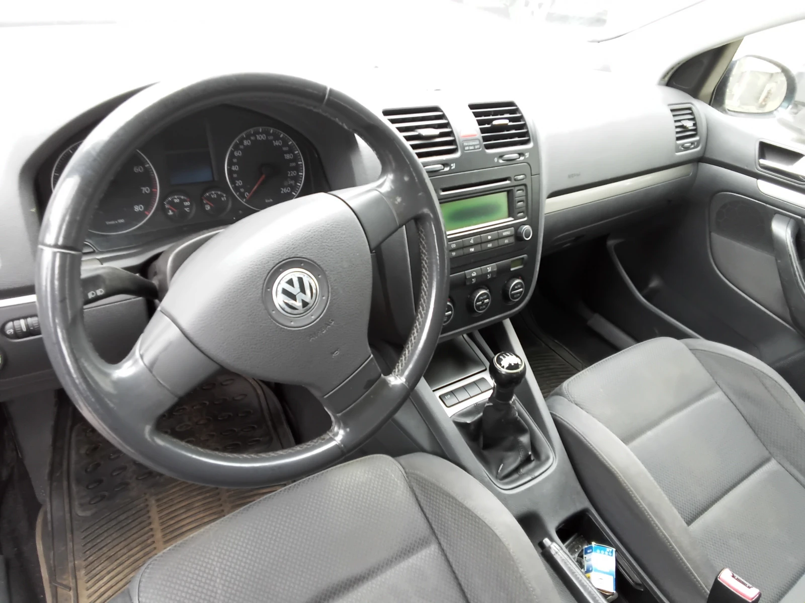 VW Golf 1.6i, снимка 6 - Автомобили и джипове - 53948796