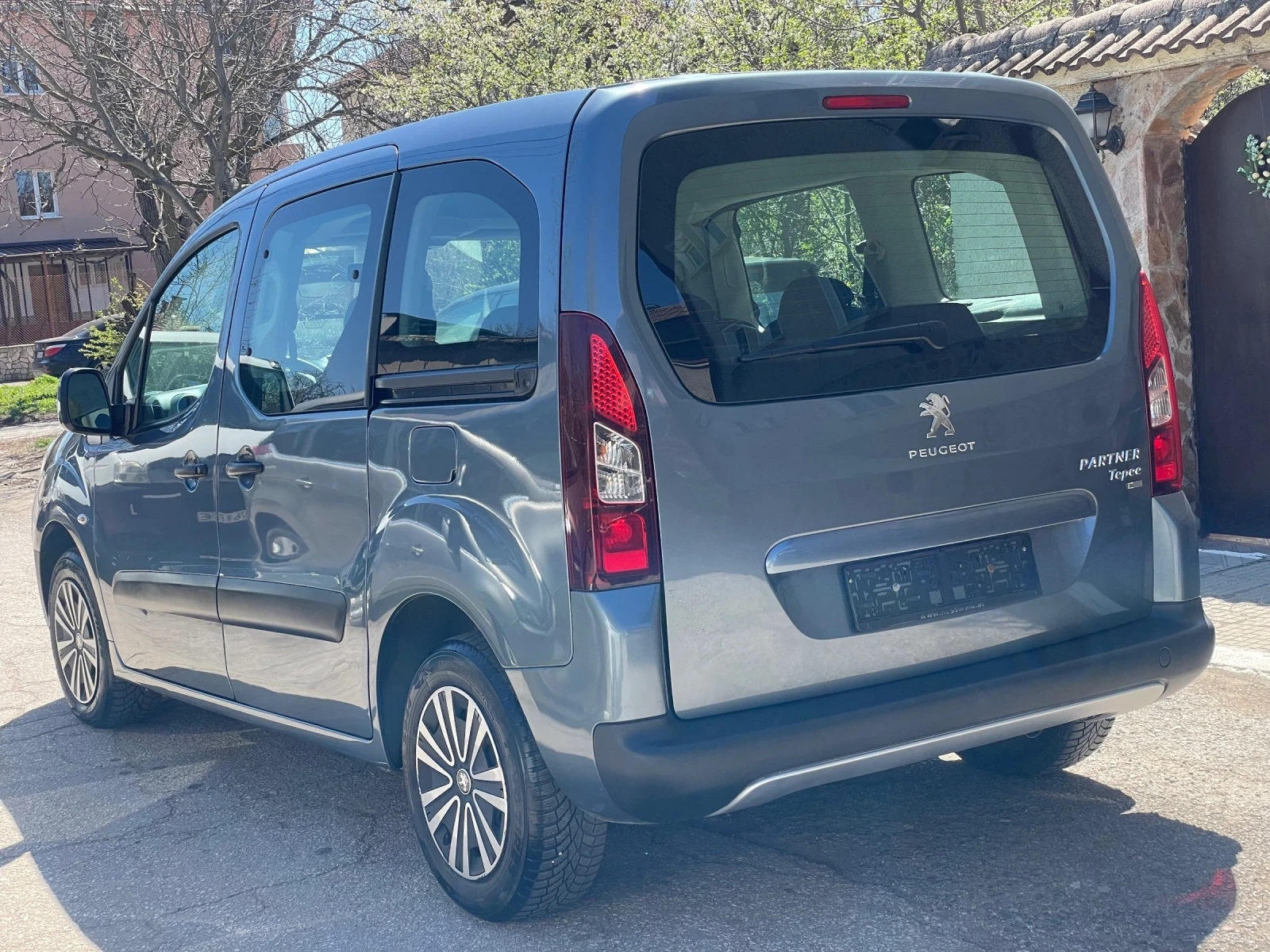 Peugeot Partner 1.6HDI* tepee* , снимка 7 - Автомобили и джипове - 54135821