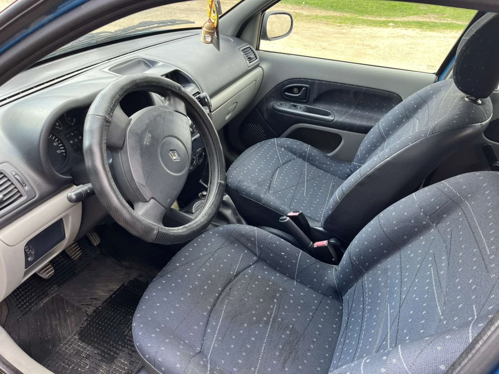Renault Clio 1.2, снимка 6 - Автомобили и джипове - 54222571
