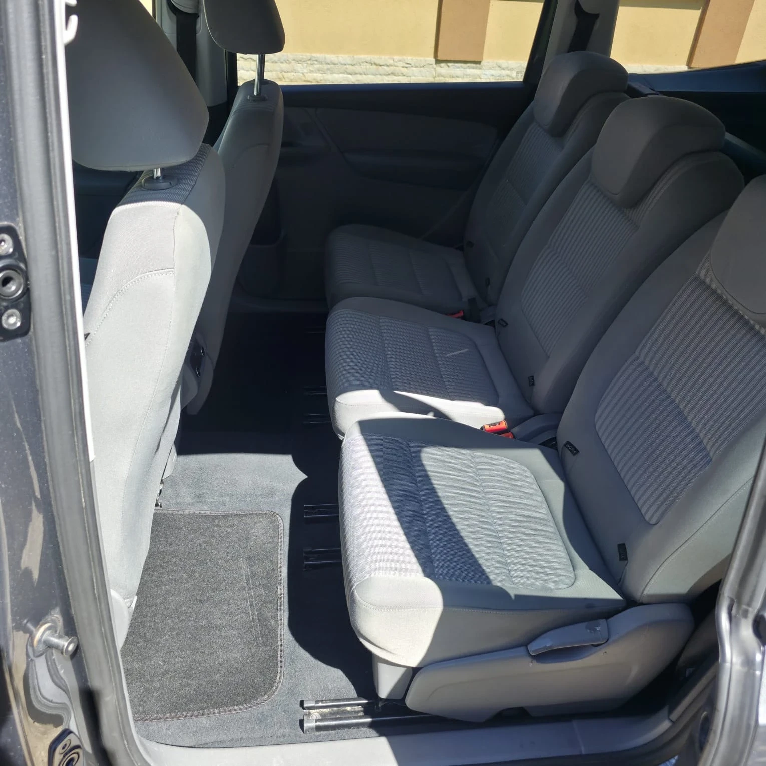 Seat Alhambra 2.0 TDI, снимка 13 - Автомобили и джипове - 54328576