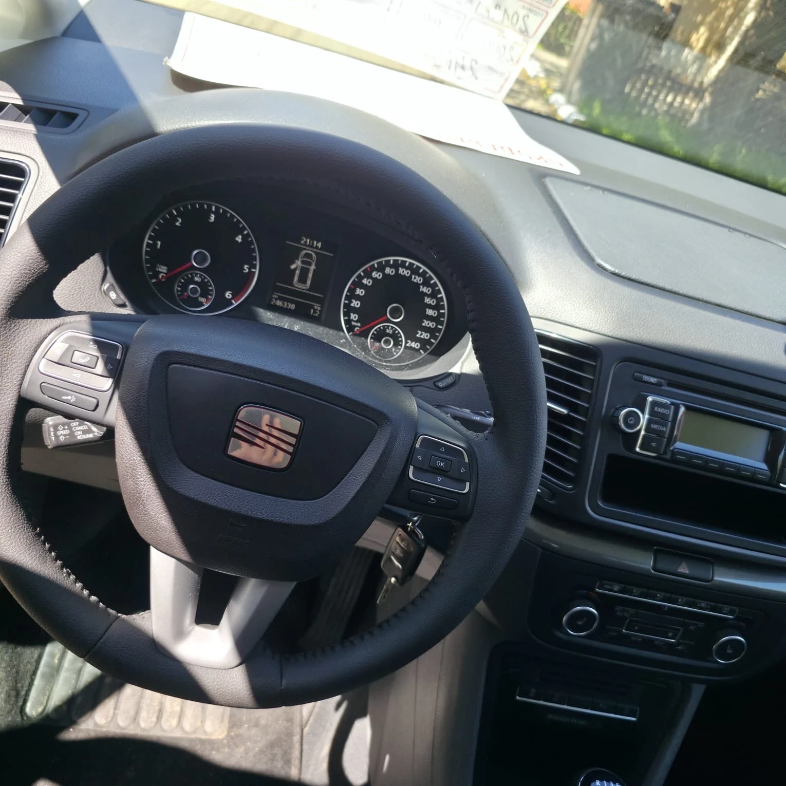 Seat Alhambra 2.0 TDI, снимка 11 - Автомобили и джипове - 54328576