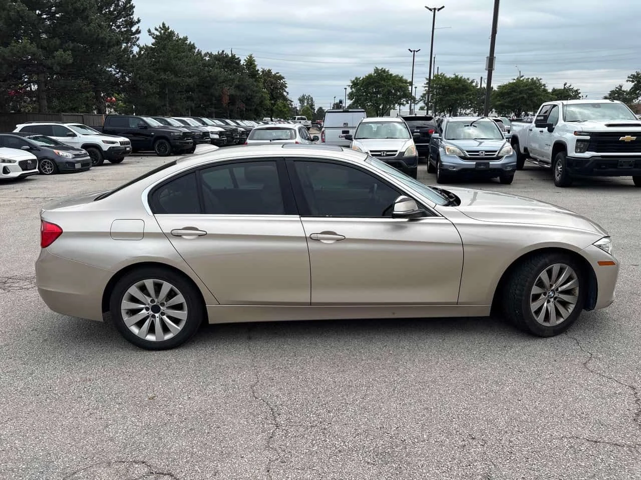 BMW 328 * 328i xDrive* АВТОКРЕДИТ БЕЗ ПЪРВОНАЧАЛНА ВНОСКА*, снимка 3 - Автомобили и джипове - 55453544