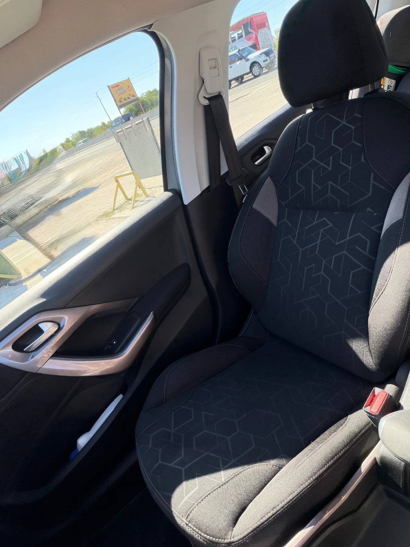 Peugeot 2008 1.6hdi | бартер, снимка 15 - Автомобили и джипове - 55466848