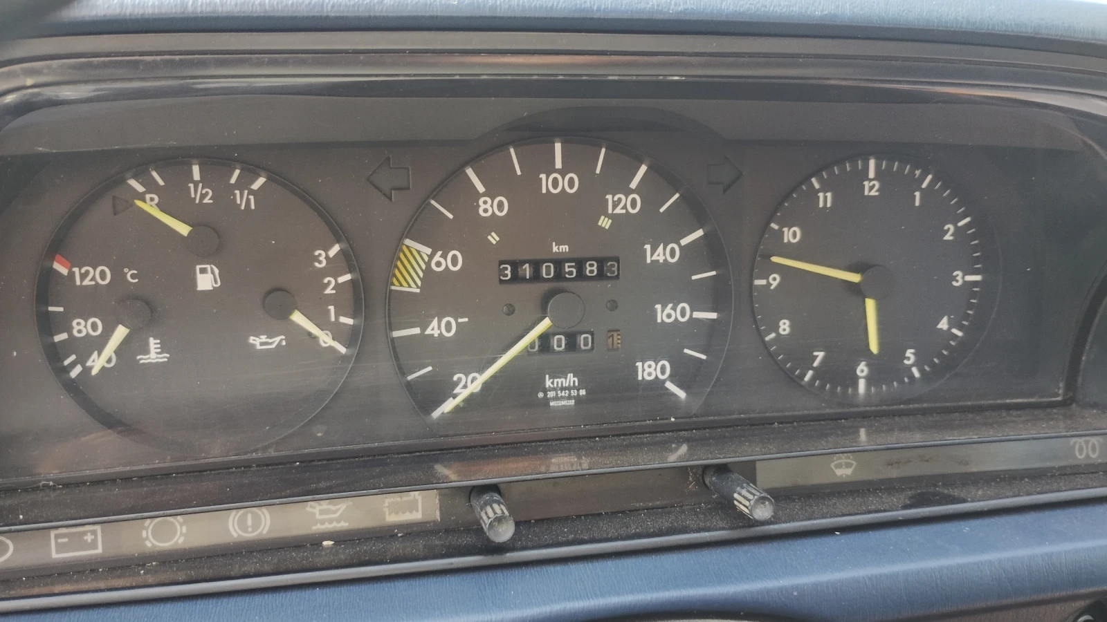 Mercedes-Benz 190, снимка 8 - Автомобили и джипове - 55593840