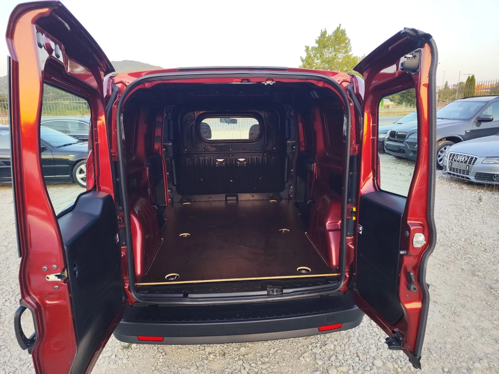 Fiat Doblo 1.4 бензин, снимка 9 - Автомобили и джипове - 55641202