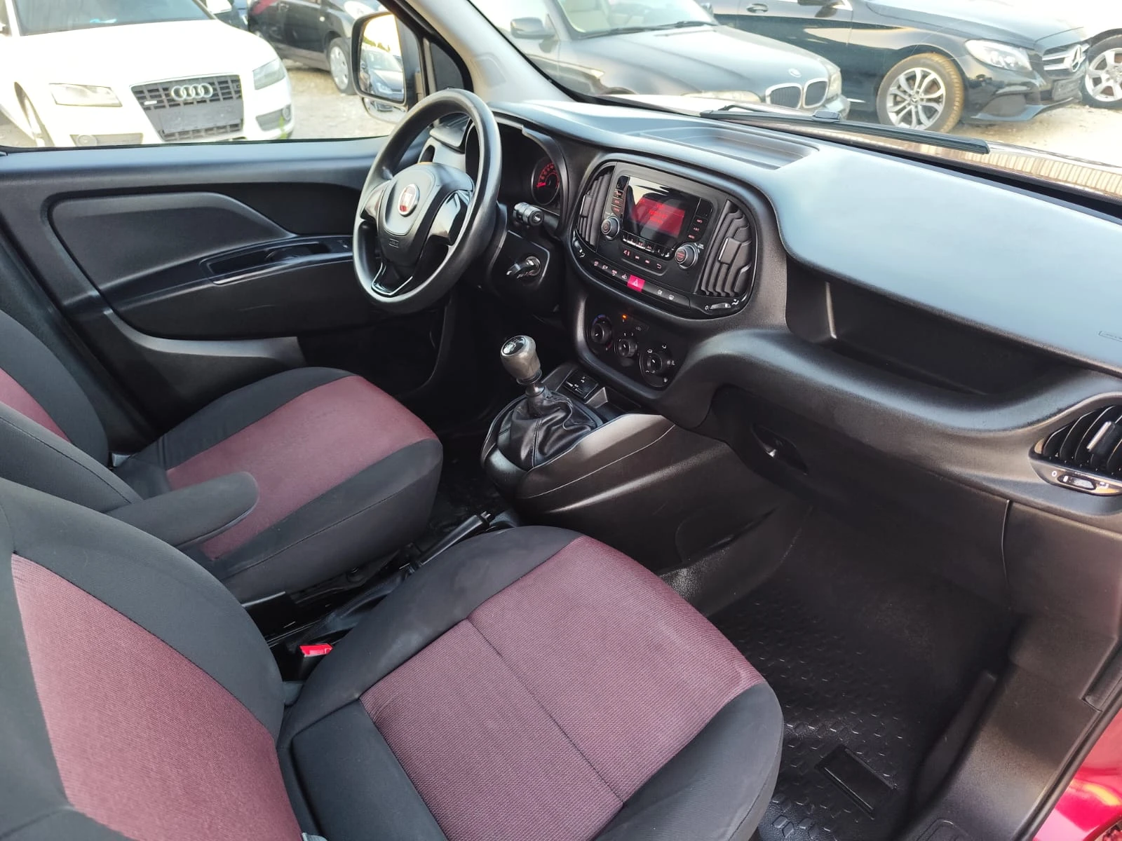 Fiat Doblo 1.4 бензин, снимка 14 - Автомобили и джипове - 55641202