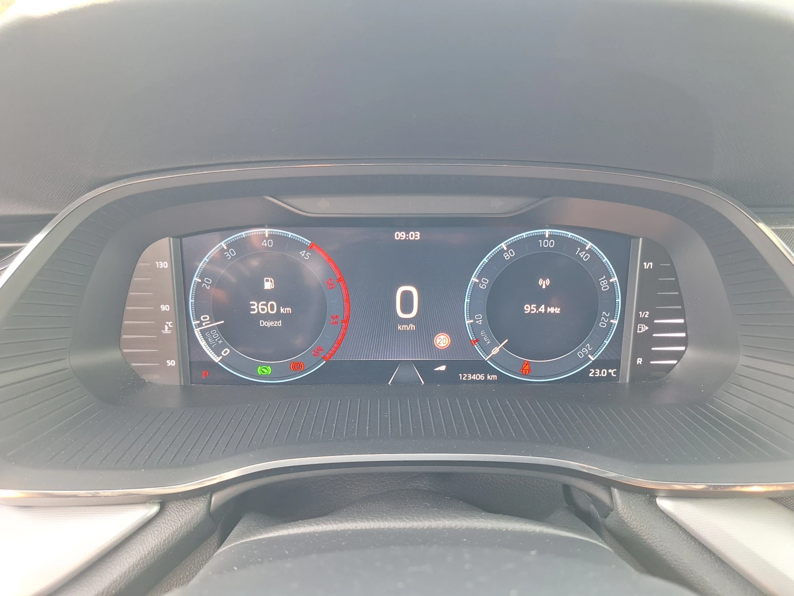 Skoda Octavia 2.0 TDI/ DSG/ Style/ Combi/ Очакван !, снимка 8 - Автомобили и джипове - 55932415