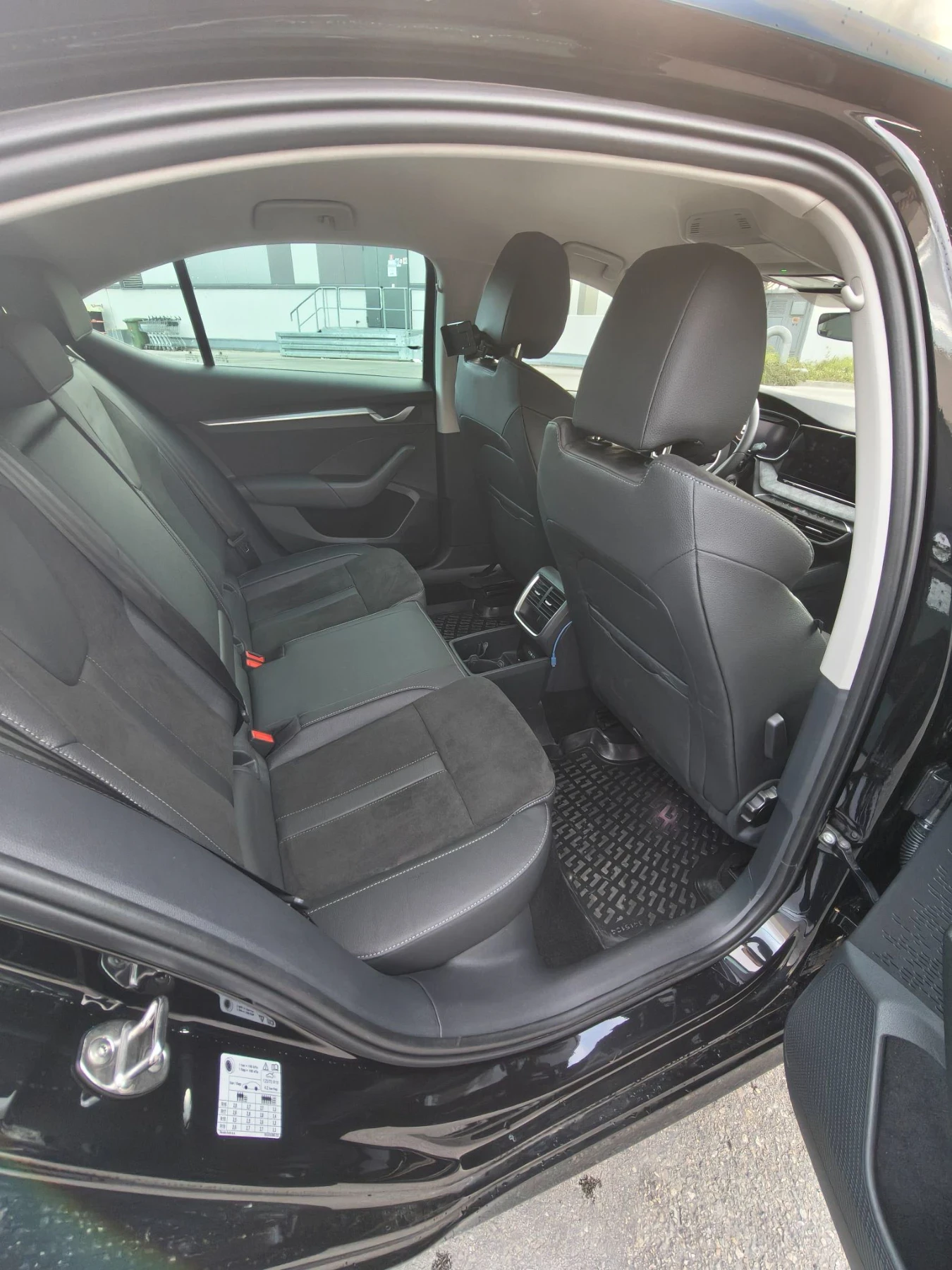 Skoda Octavia FL Edition 130 18k km, снимка 13 - Автомобили и джипове - 55980253