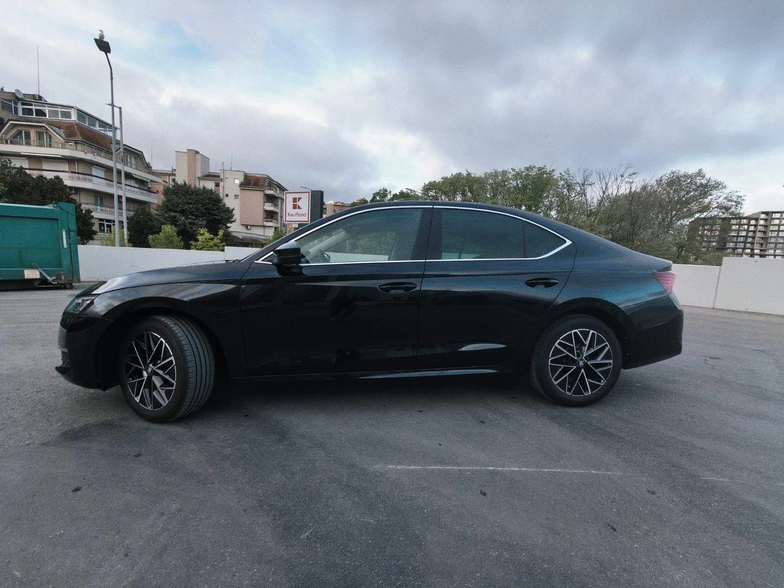 Skoda Octavia FL Edition 130 18k km, снимка 4 - Автомобили и джипове - 55980253
