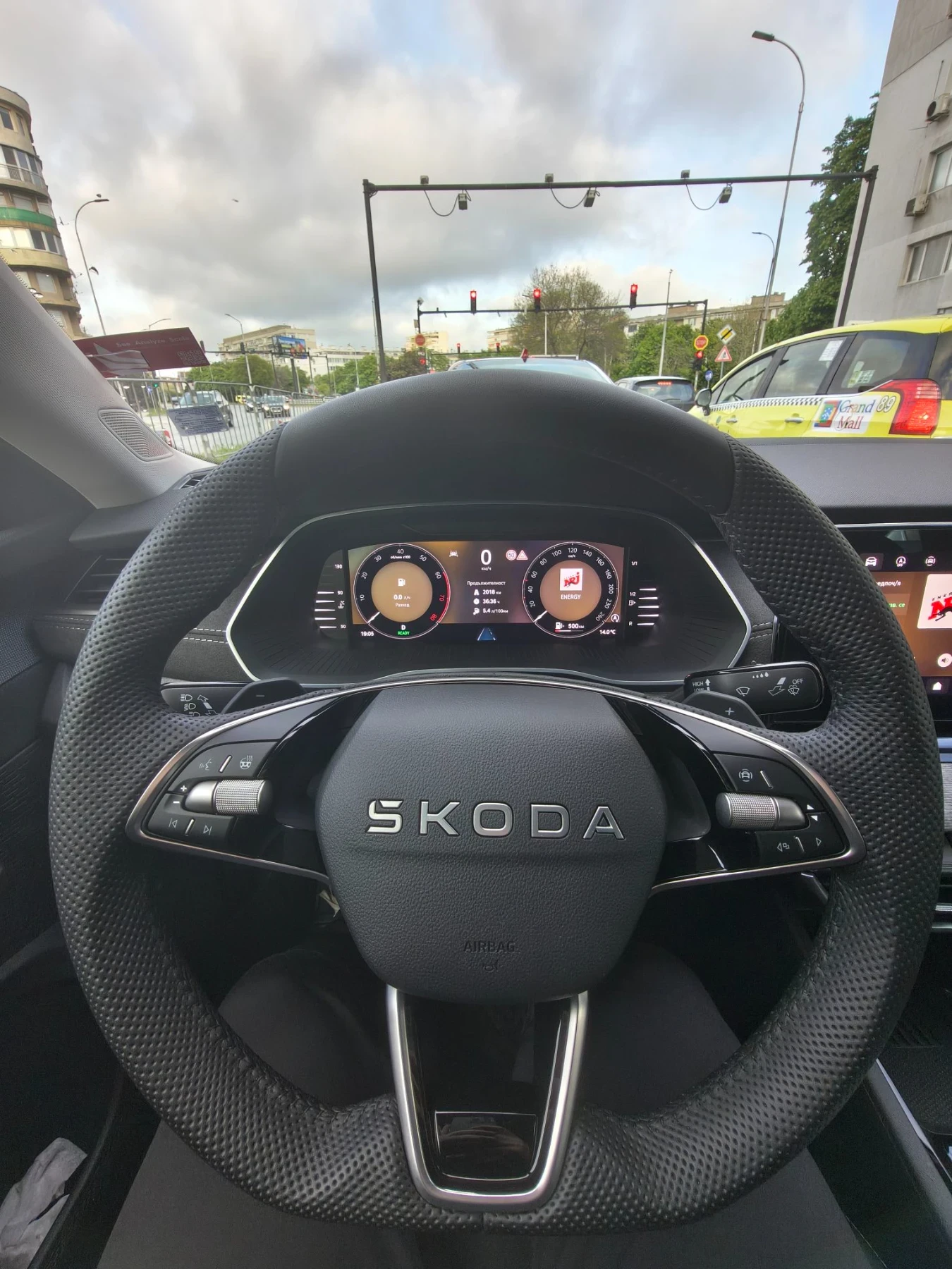Skoda Octavia FL Edition 130 18k km, снимка 14 - Автомобили и джипове - 55980253
