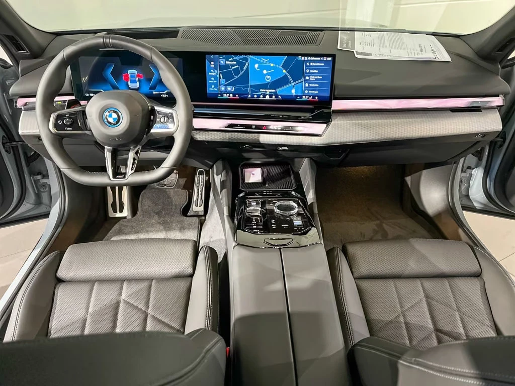 BMW i5 40eDRIVE/340HP/MSPORT/360/B&W/HUD/PANO/ACC/903z, снимка 9 - Автомобили и джипове - 56200459