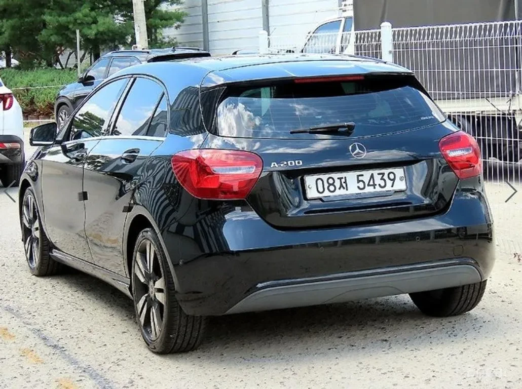 Mercedes-Benz A 200 1.6T* 7AT* PANO* КАМЕРА* ПОДГРЕВ, снимка 3 - Автомобили и джипове - 56216882