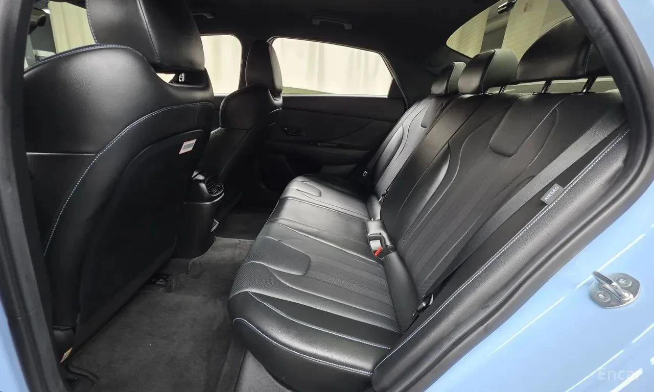 Hyundai Elantra, снимка 16 - Автомобили и джипове - 56711658