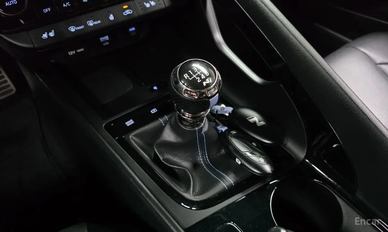 Hyundai Elantra, снимка 14 - Автомобили и джипове - 56711658