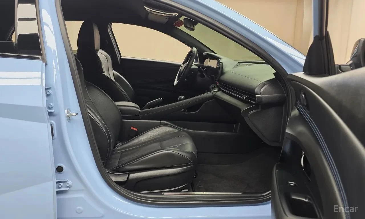 Hyundai Elantra, снимка 17 - Автомобили и джипове - 56711658