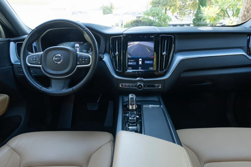 Volvo XC60 Т8 PLUG-IN 49000км, снимка 8 - Автомобили и джипове - 49121154