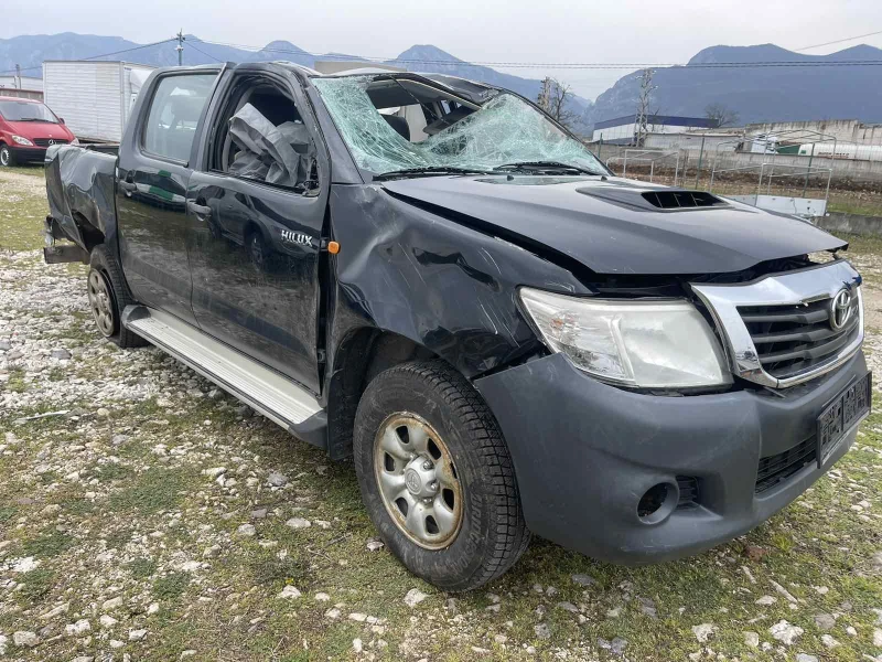 Toyota Hilux 2.5D4D 144к.с. на части, снимка 2 - Автомобили и джипове - 48245812