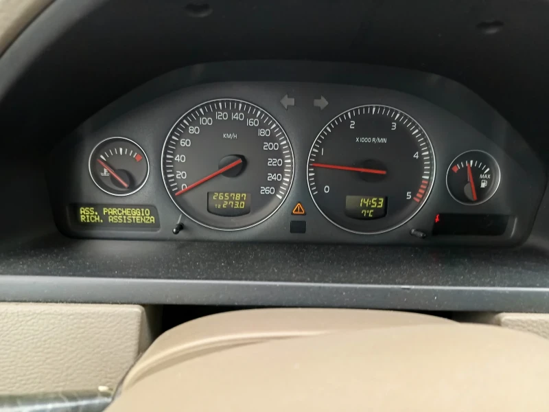 Volvo Xc90 185кс., снимка 7 - Автомобили и джипове - 51934871