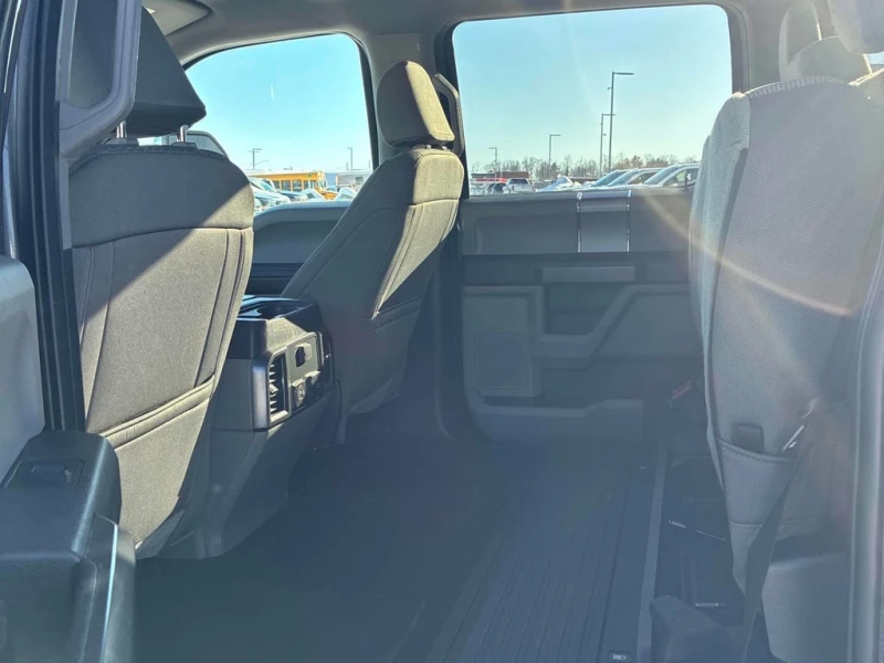 Ford F250 * 4WD Crew Cab Box * CARFAX * ЦЕНА ДО БГ, снимка 14 - Автомобили и джипове - 53381944