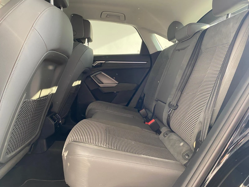 Audi Q3 35 TDI, снимка 15 - Автомобили и джипове - 53410276
