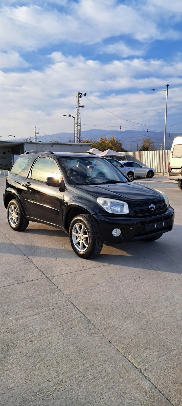 Toyota Rav4 2.0 Бензин, снимка 2 - Автомобили и джипове - 47960305