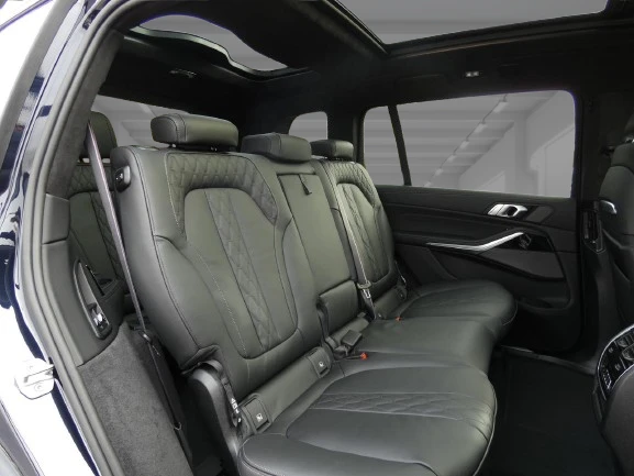 BMW X7 40d xDrive M-Sport Pro = NEW = Гаранция, снимка 13 - Автомобили и джипове - 53327912