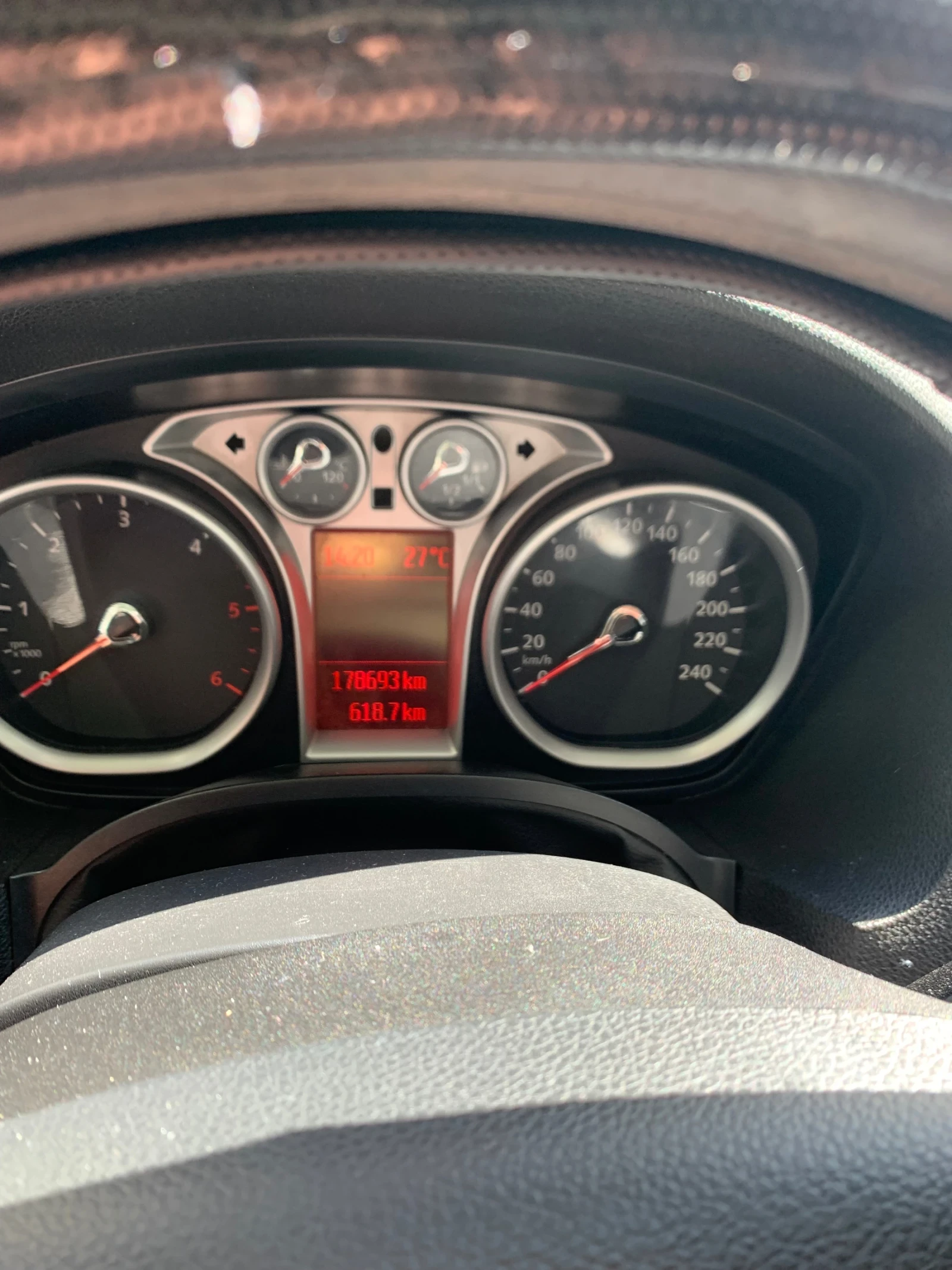 Ford Kuga  - изображение 9