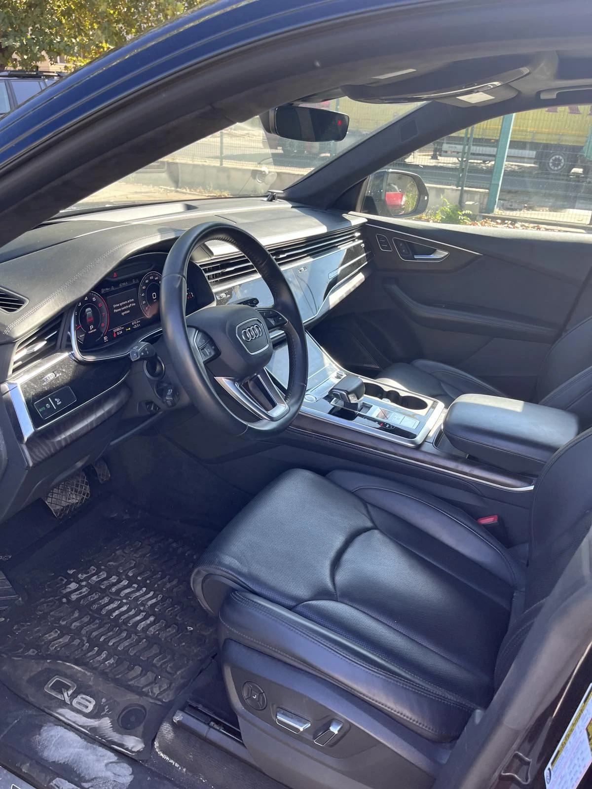 Audi Q8 55 TFSI Technik S LINE - изображение 8