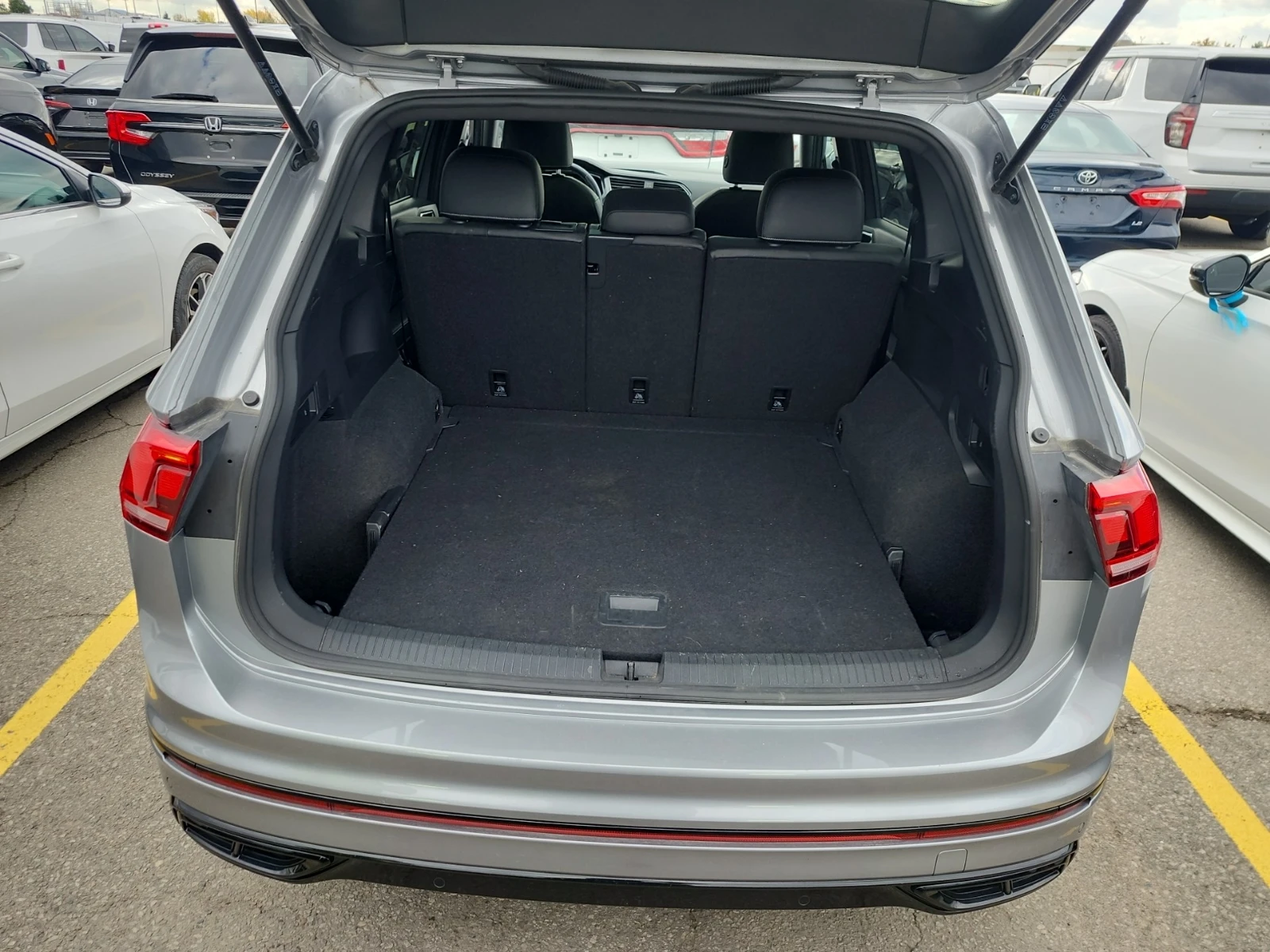 VW Tiguan R-LINE * CARFAX * БЕЗ ПЪРВОНАЧАЛНА ВНОСКА - изображение 10