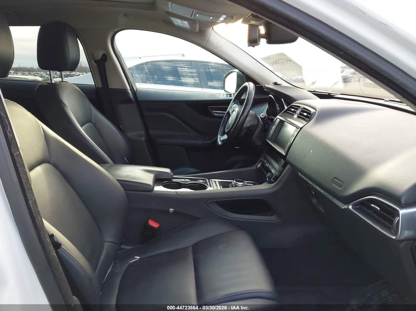 Jaguar F-PACE 3.0l 35T Premium, снимка 5 - Автомобили и джипове - 54366773