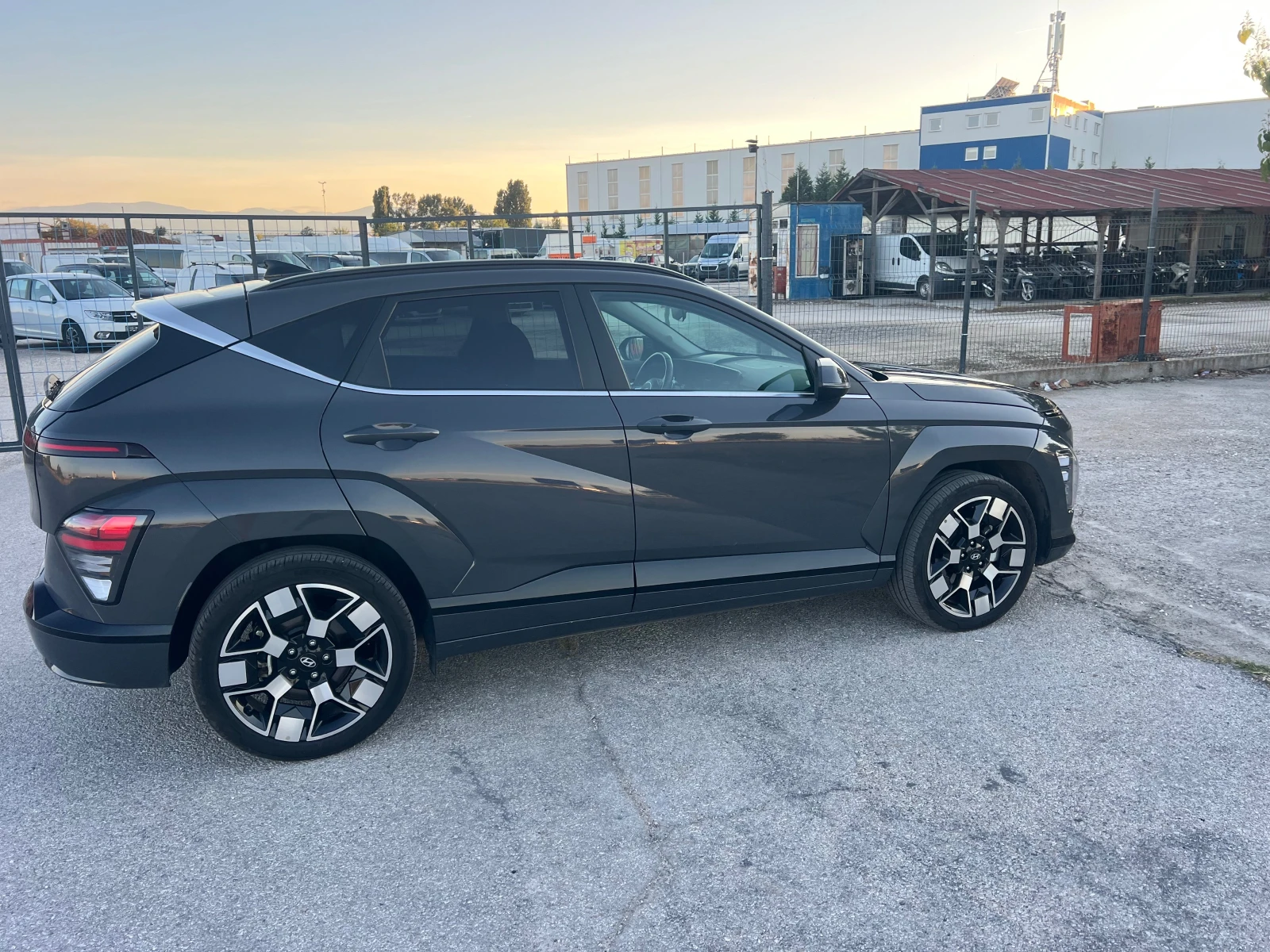 Hyundai Kona, снимка 8 - Автомобили и джипове - 56075341