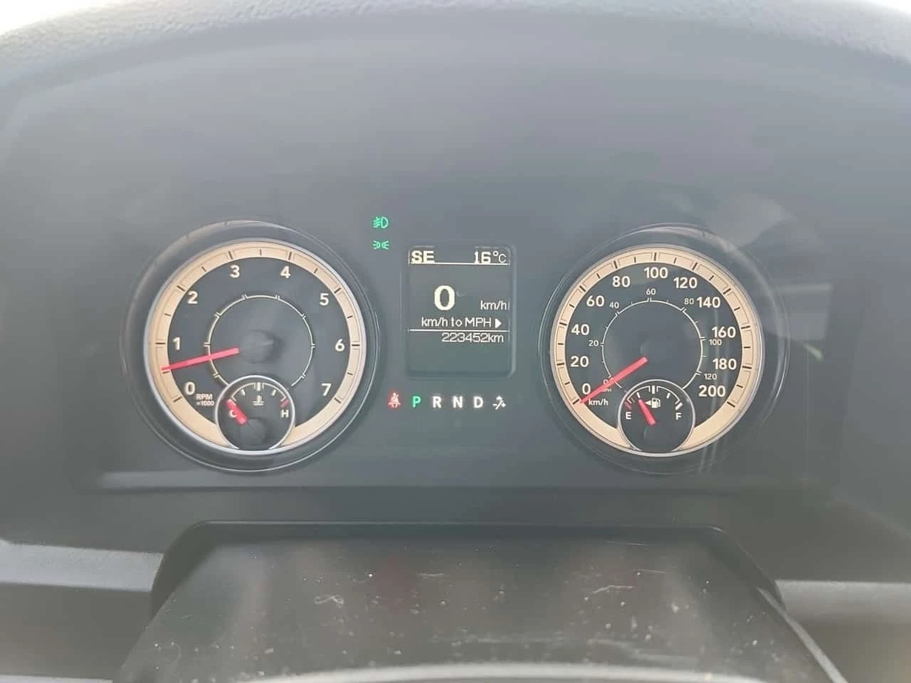 Dodge RAM 1500 * 4wd Quad Cab 140.5" Express* АВТОКРЕДИТ* , снимка 9 - Автомобили и джипове - 56191324