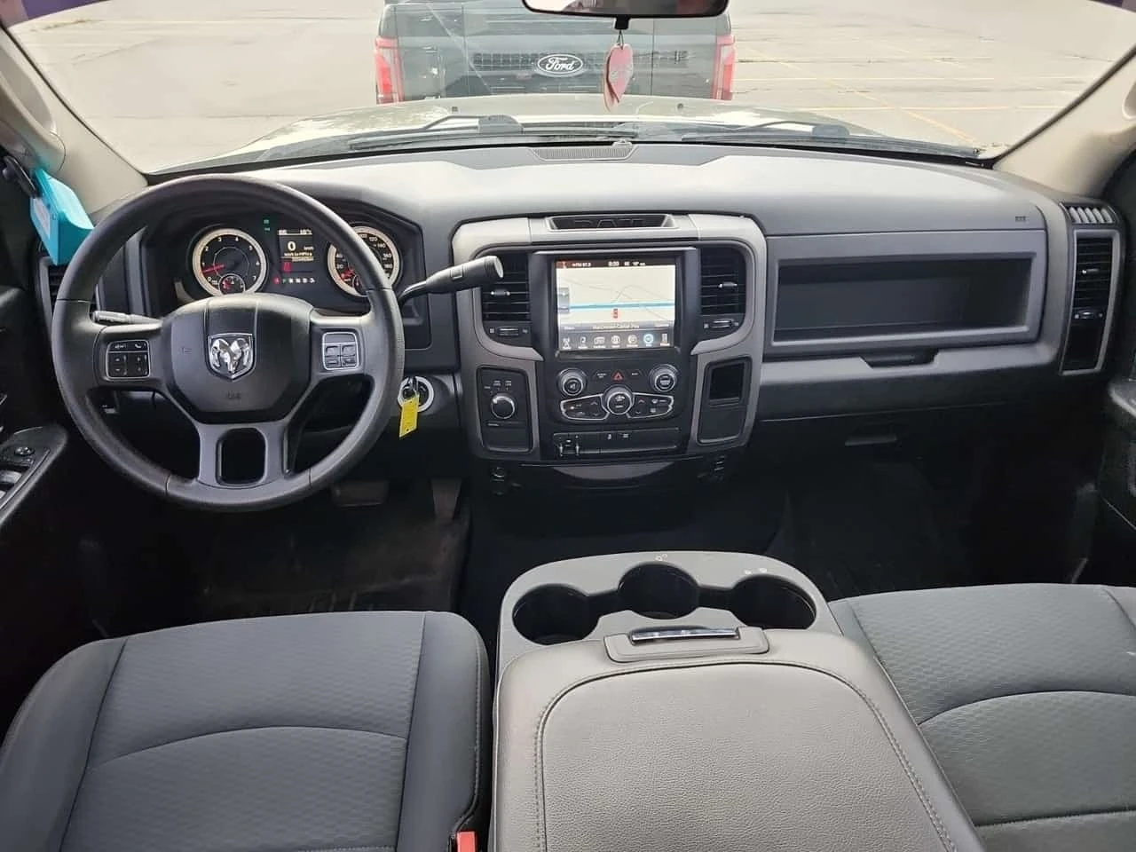 Dodge RAM 1500 * 4wd Quad Cab 140.5" Express* АВТОКРЕДИТ* , снимка 10 - Автомобили и джипове - 56191324