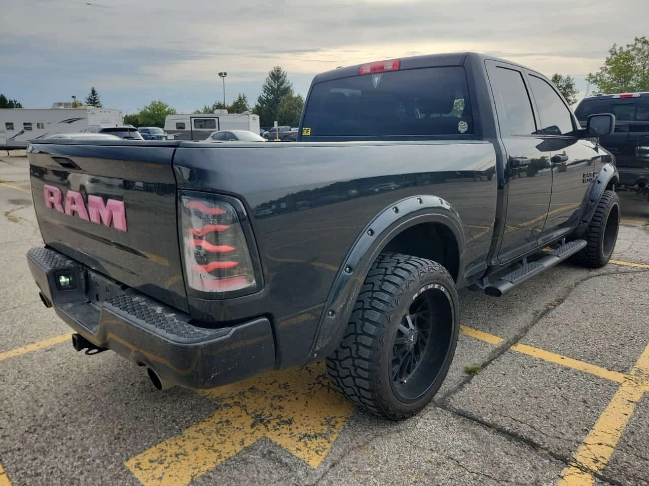 Dodge RAM 1500 * 4wd Quad Cab 140.5" Express* АВТОКРЕДИТ* , снимка 2 - Автомобили и джипове - 56191324