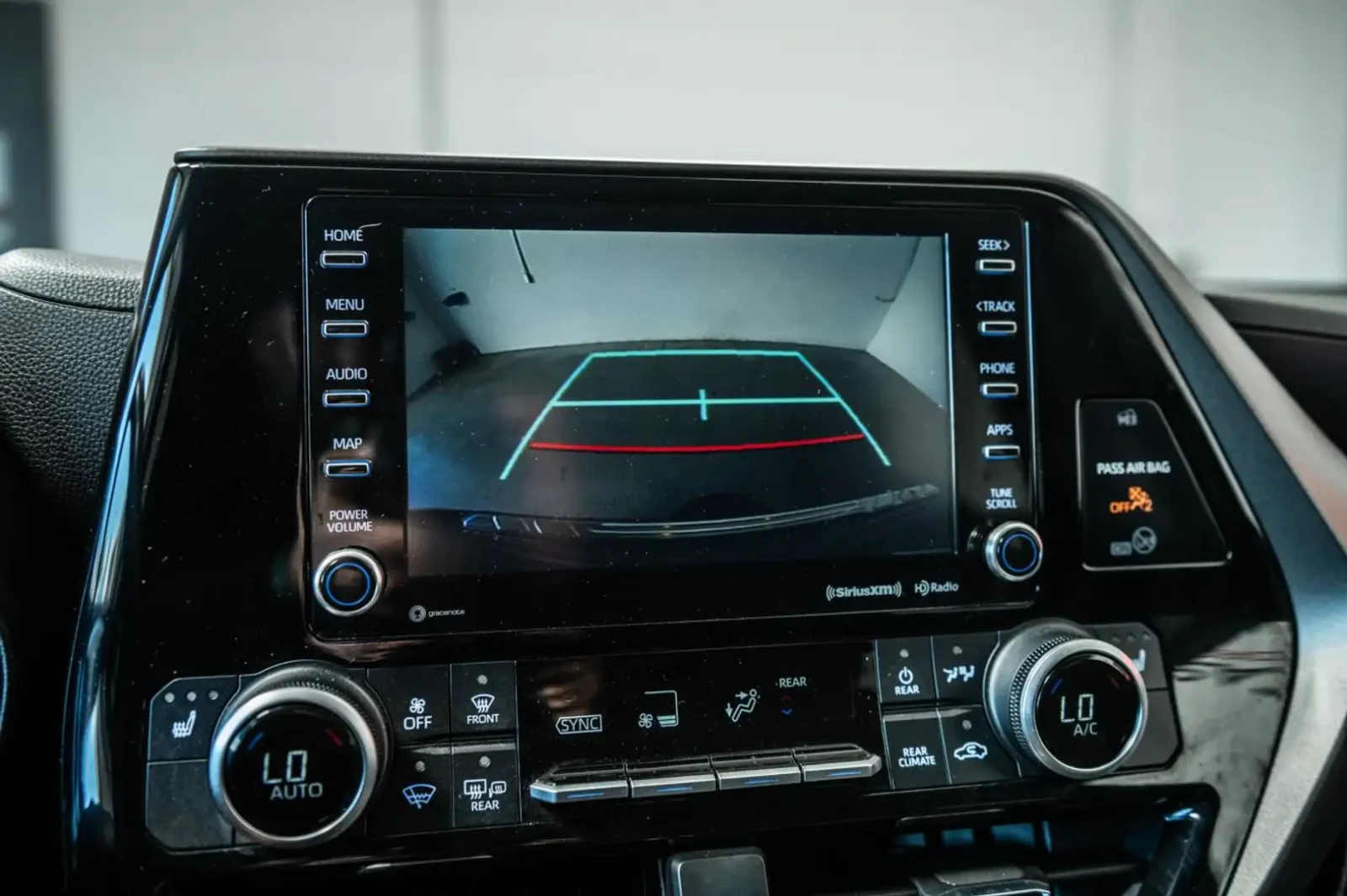 Toyota Highlander ПОДГРЕВ* КАМЕРА* КЕЙЛЕС* CARPLAY* , снимка 10 - Автомобили и джипове - 56490708