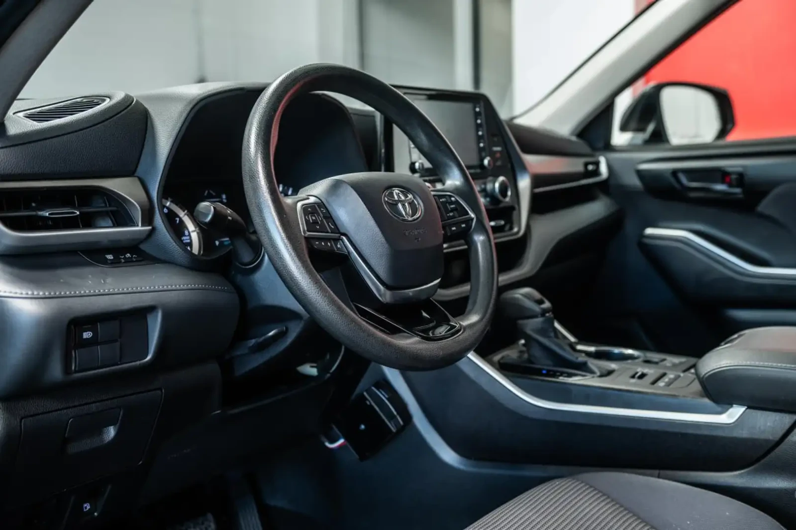 Toyota Highlander ПОДГРЕВ* КАМЕРА* КЕЙЛЕС* CARPLAY* , снимка 6 - Автомобили и джипове - 56490708