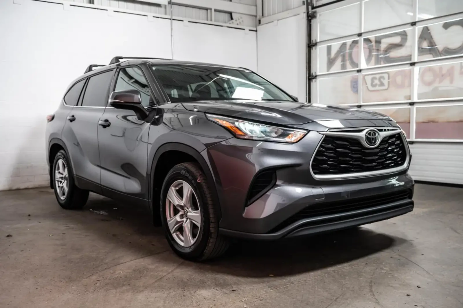 Toyota Highlander ПОДГРЕВ* КАМЕРА* КЕЙЛЕС* CARPLAY* , снимка 3 - Автомобили и джипове - 56490708